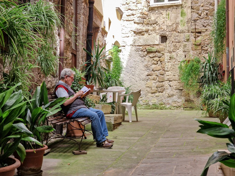 Arezzo, Italy | Arezzo Silent Book Club